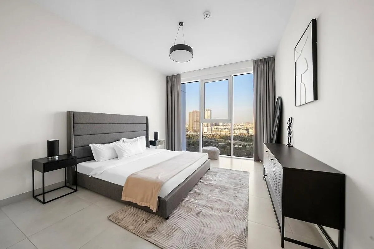 First Class 2Br Panoramic Views Of Dubai Frame Apartment